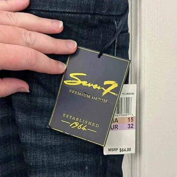 Seven Jeans with Embellished Back  Pockets NWT - Picture 7 of 13